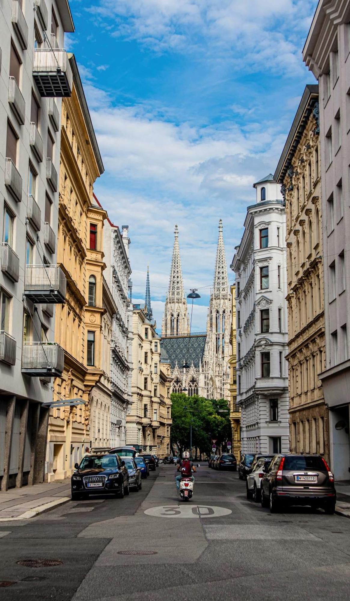 Fortyplusone Hotel, New! Soft Opening 4* Wien